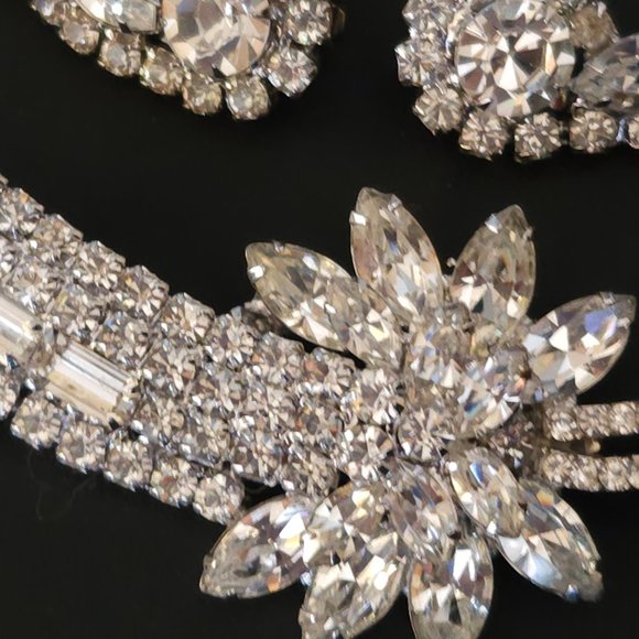 Vintage D&E Juliana Shooting Star Clear Rhinestone Brooch and Earring Set - Picture 4 of 11